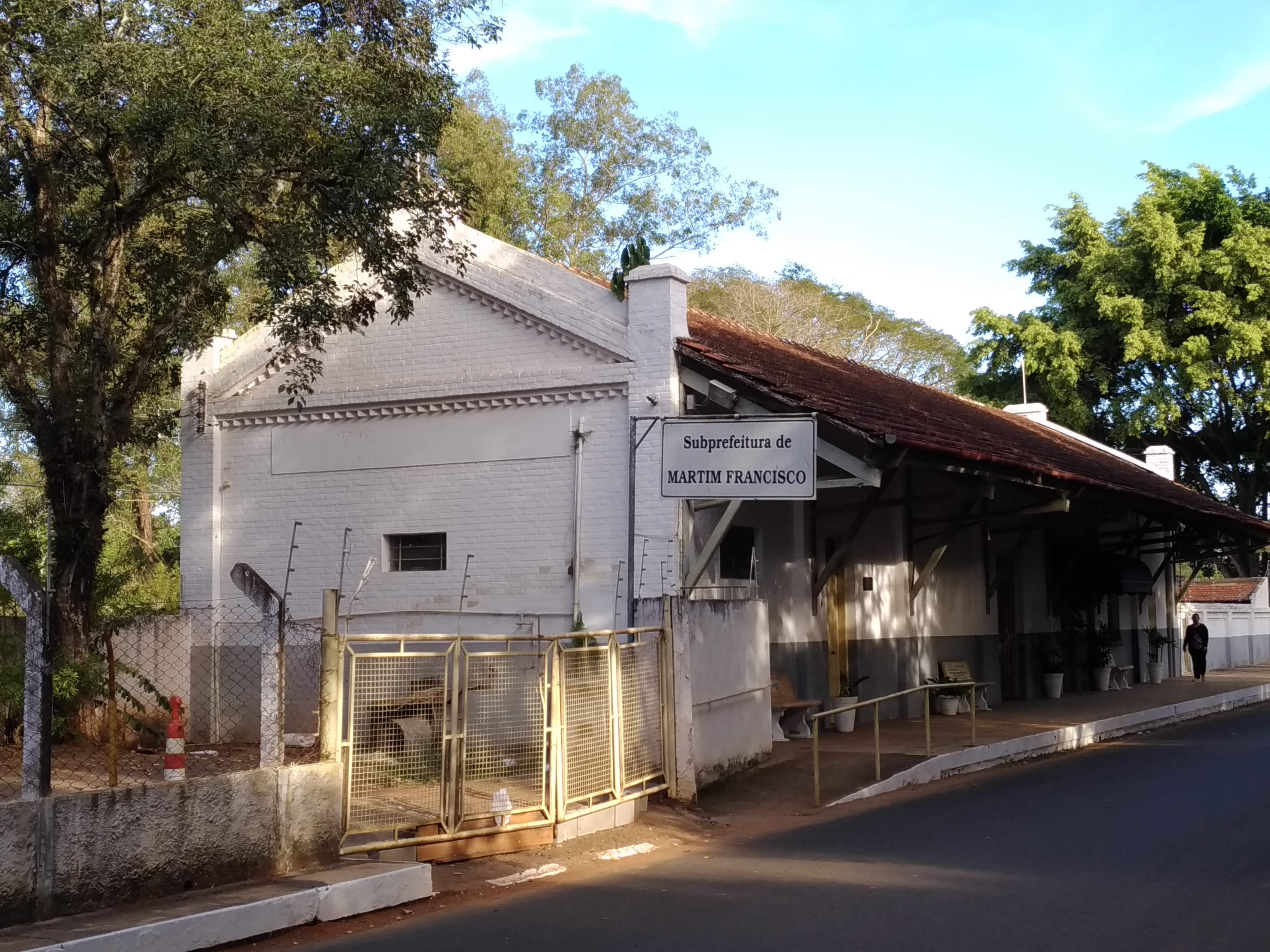 Presente: Martim Francisco   ganha jornal e rádio